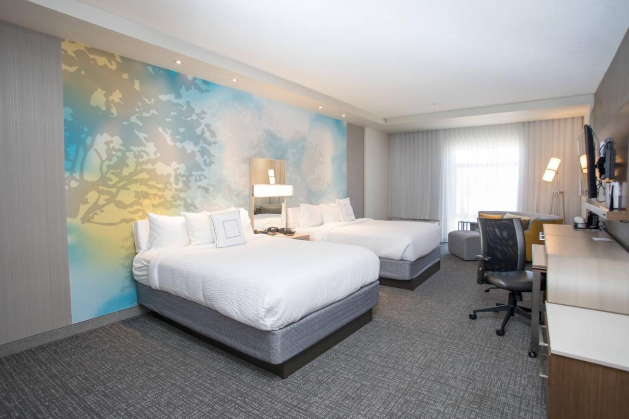 Courtyard By Marriott Albion Hotel Exterior photo