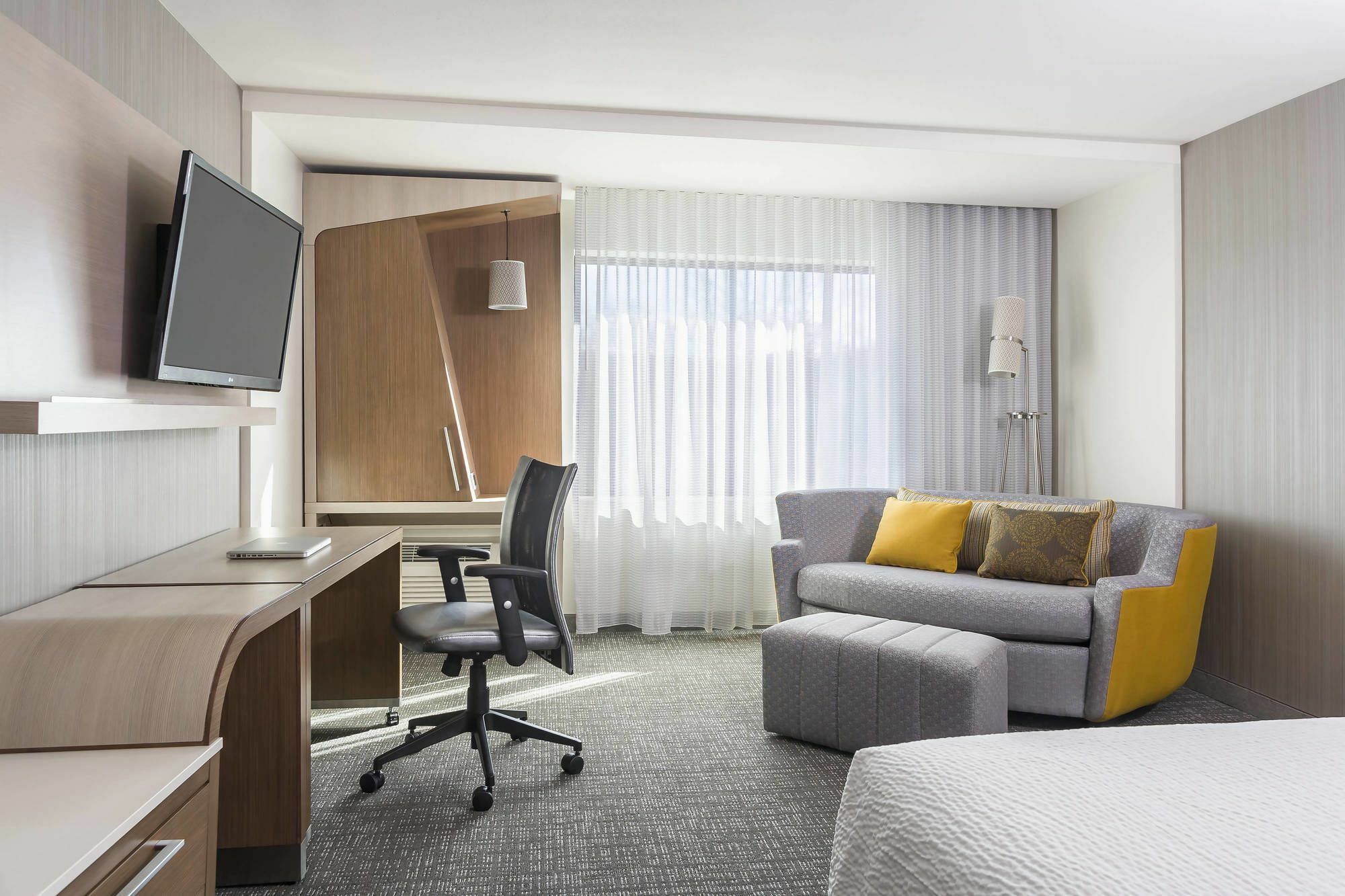 Courtyard By Marriott Albion Hotel Exterior photo